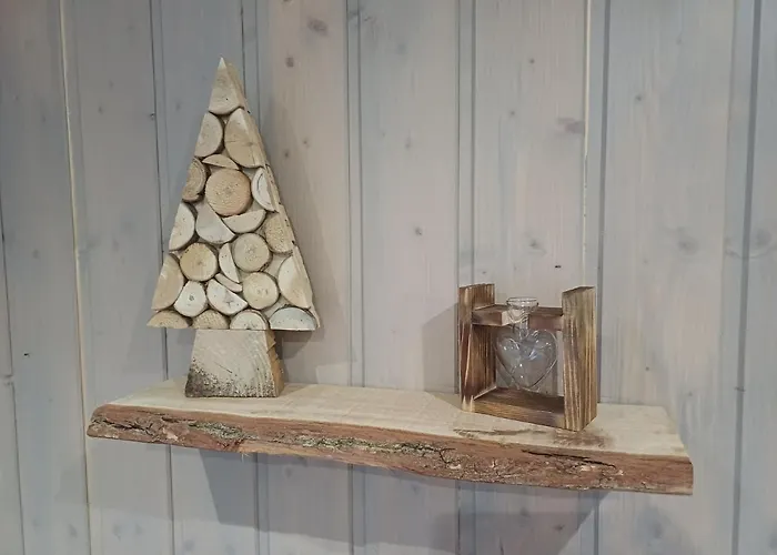 Entre Montagnes Et Lacs *