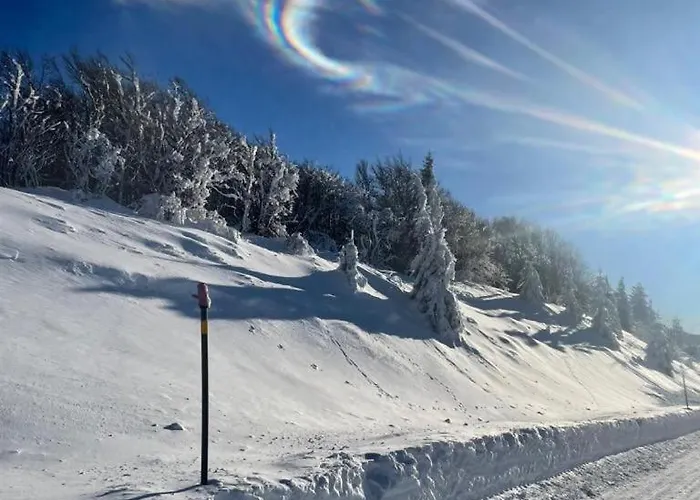 Entre Montagnes Et Lacs