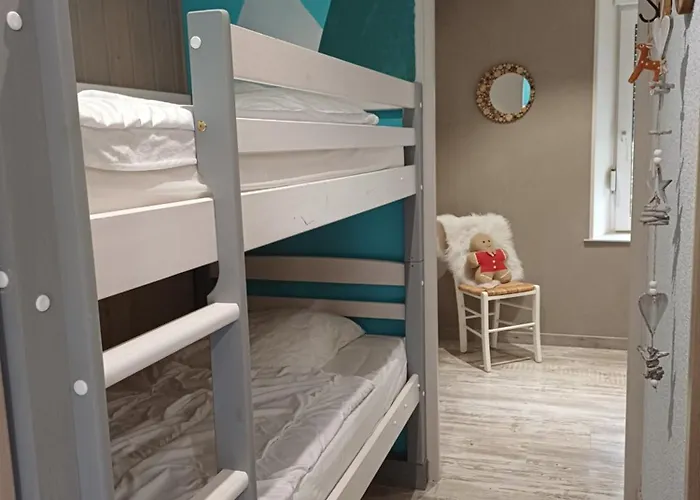 Entre Montagnes Et Lacs *